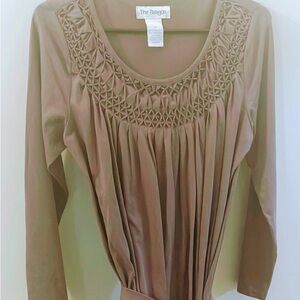 PARAGON Women's Dress with belt. Nice design detail.